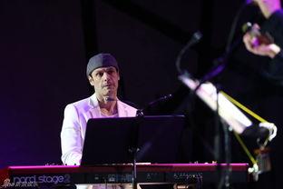 歌手谷峰的个人资料,音乐路上的追梦人，才华横溢的歌手风采